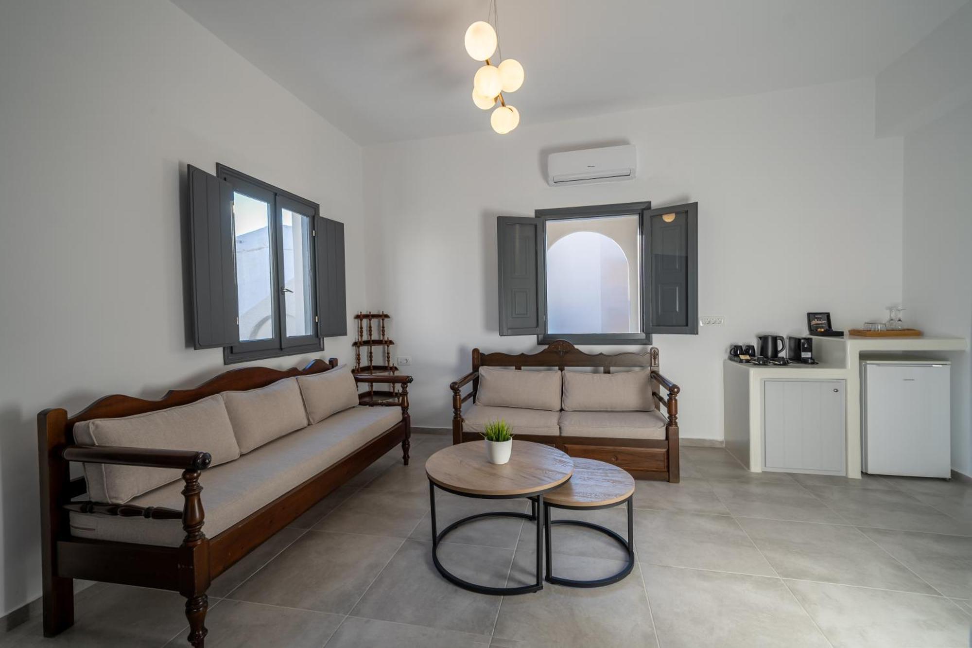 Alaya Suites 피르고스 외부 사진